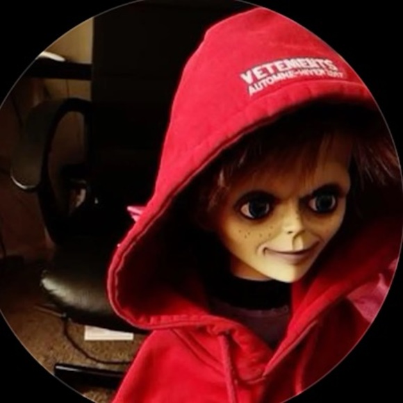 Poshmark profile picture for @narcissism